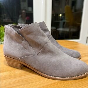 Dolce Vita Charcoal Gray Suede Karsen Ankle Booties 8.5 Casual Boho Western